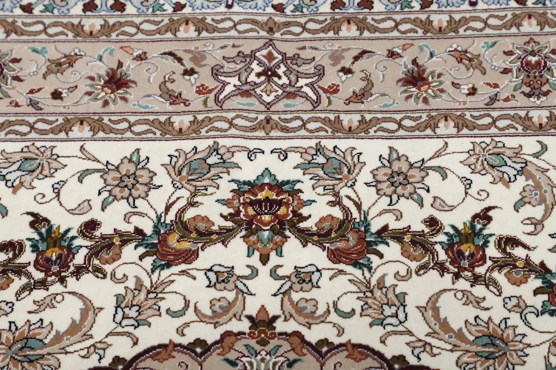 Isfahan FINE "DORI" med silke renning 159 x 104