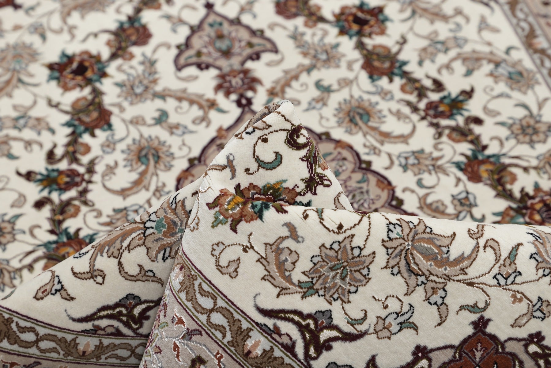 Isfahan FINE "DORI" med silke renning 159 x 104