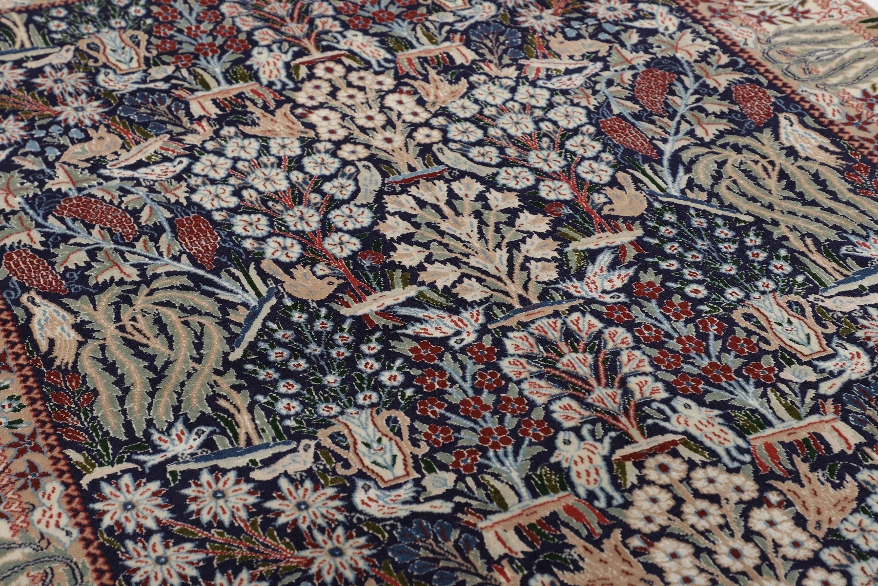 Fine Nain Med Silke 200x126
