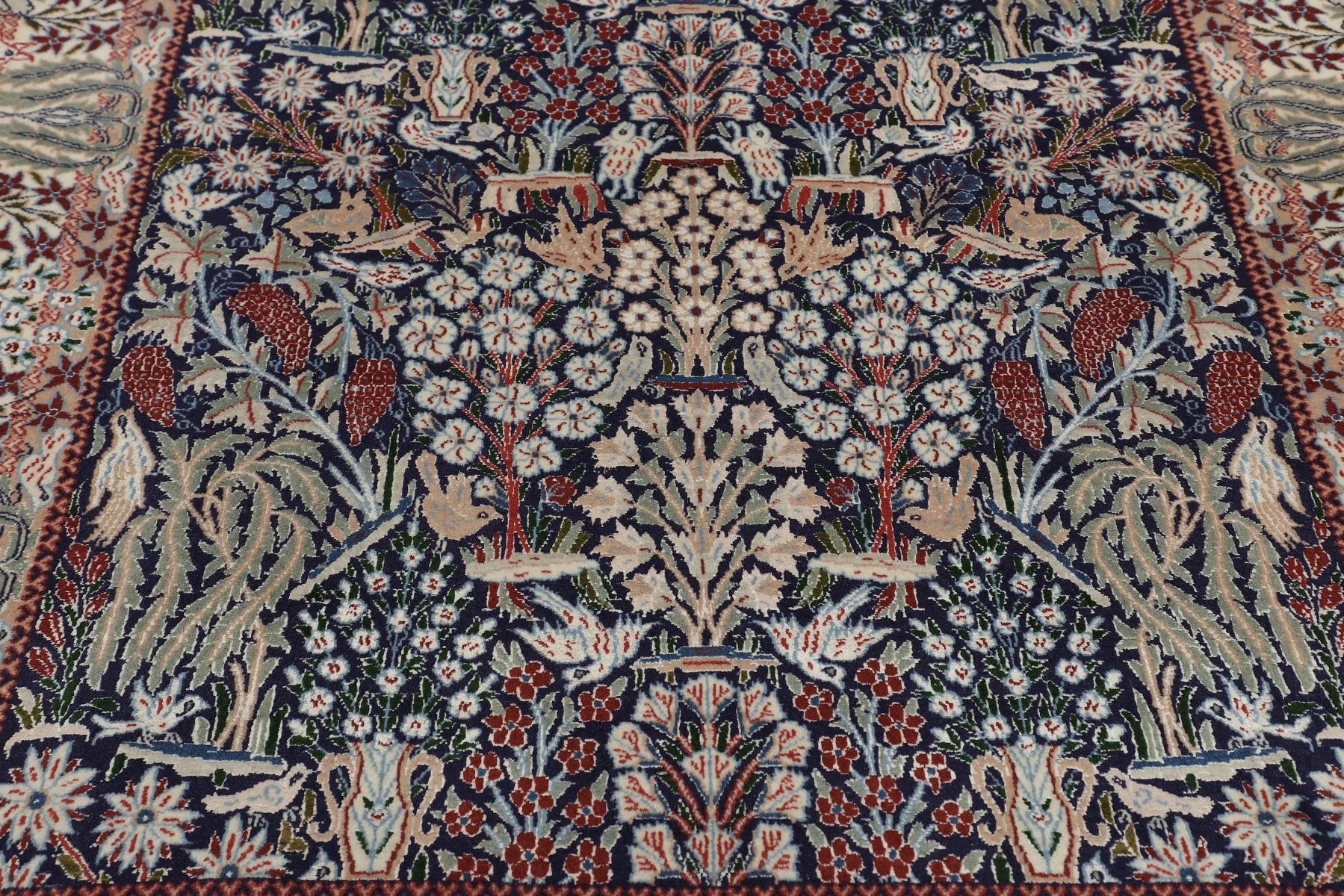 Fine Nain Med Silke 200x126