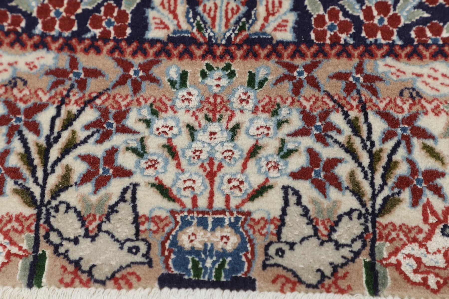 Fine Nain Med Silke 200x126