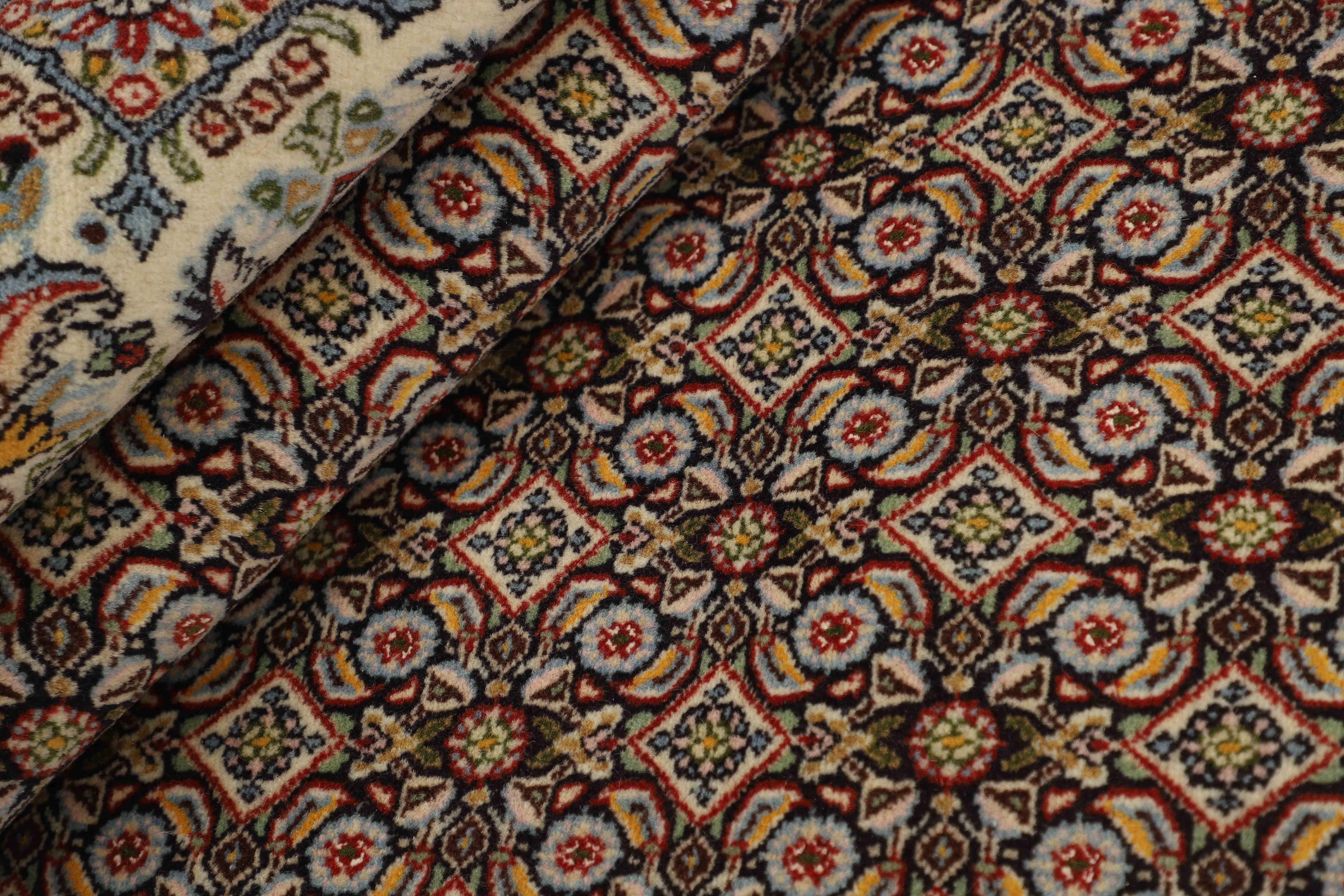 Moud "Mahi" 237 x 165