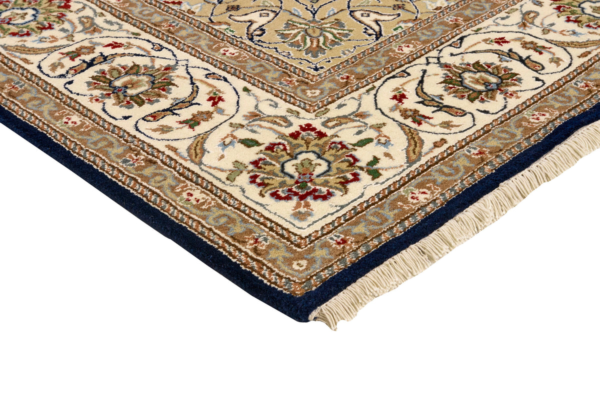 Nain Royal 298 x 196