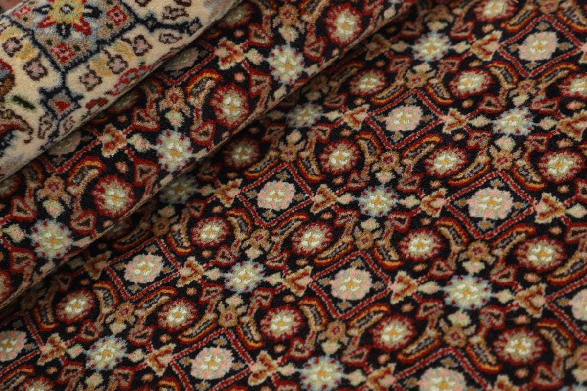 Moud Mahi 247 x 174