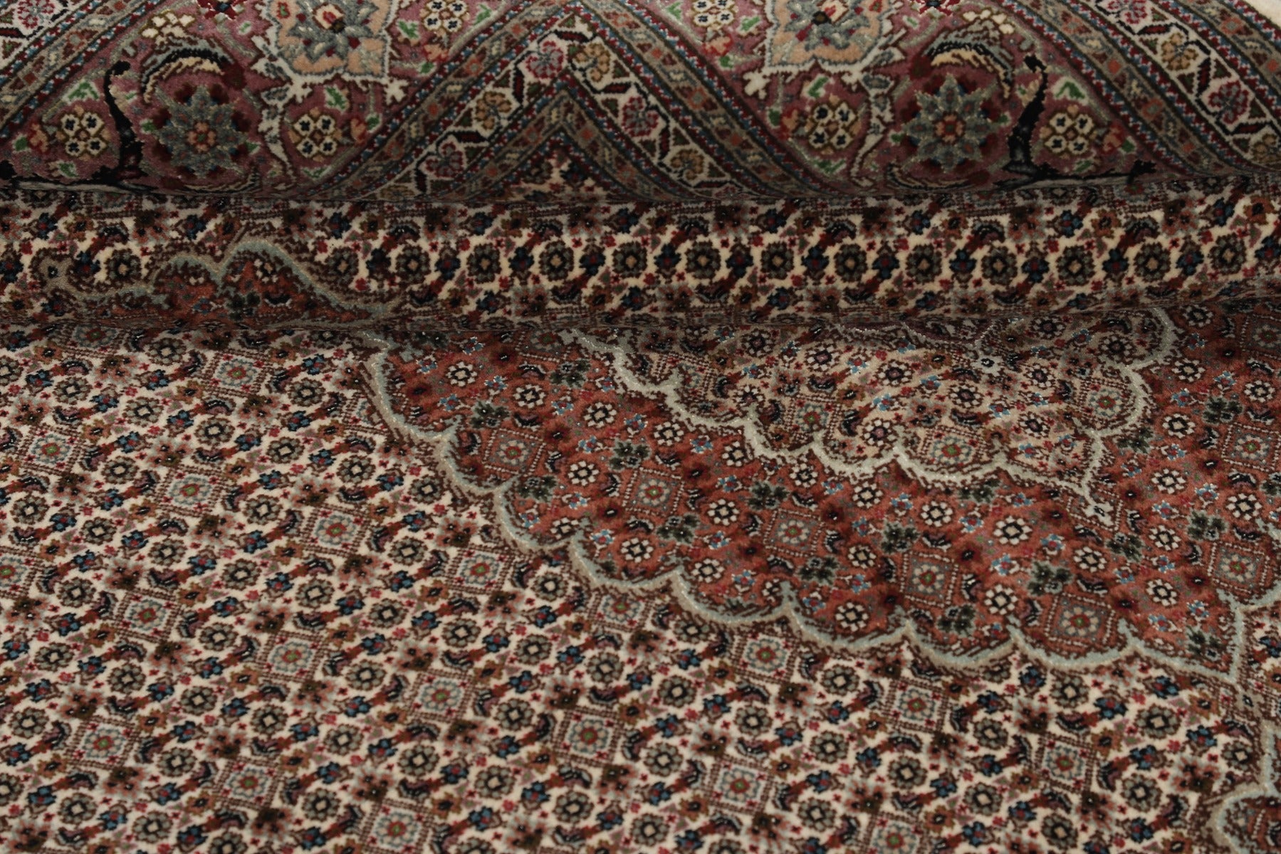 Tabriz 50 Raj Mahi 200 x 159