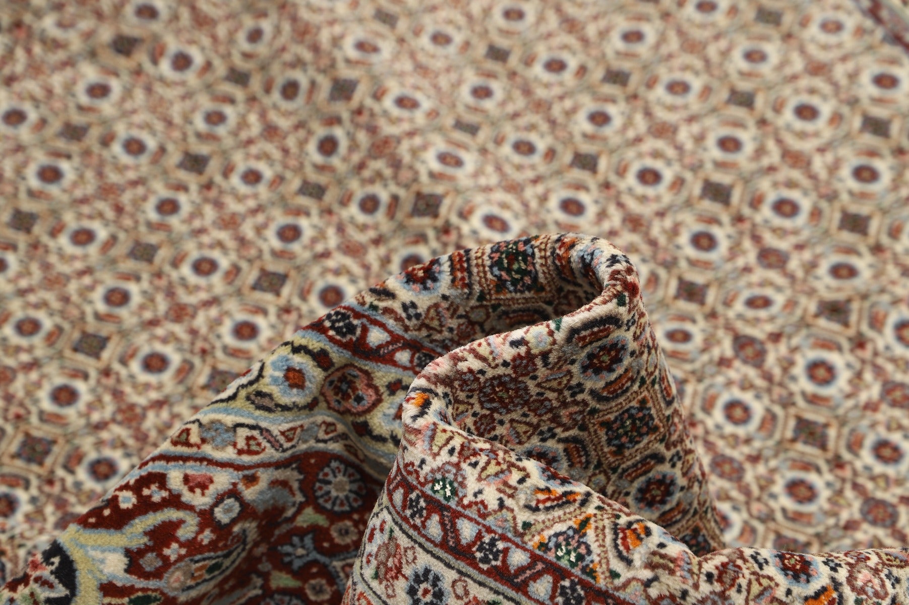 Moud "Mahi" 238 x 160 (SOLGT)