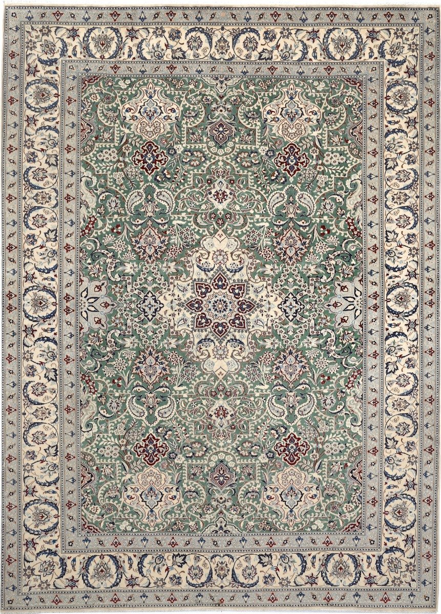 Fine Nain Med Silke 357x258