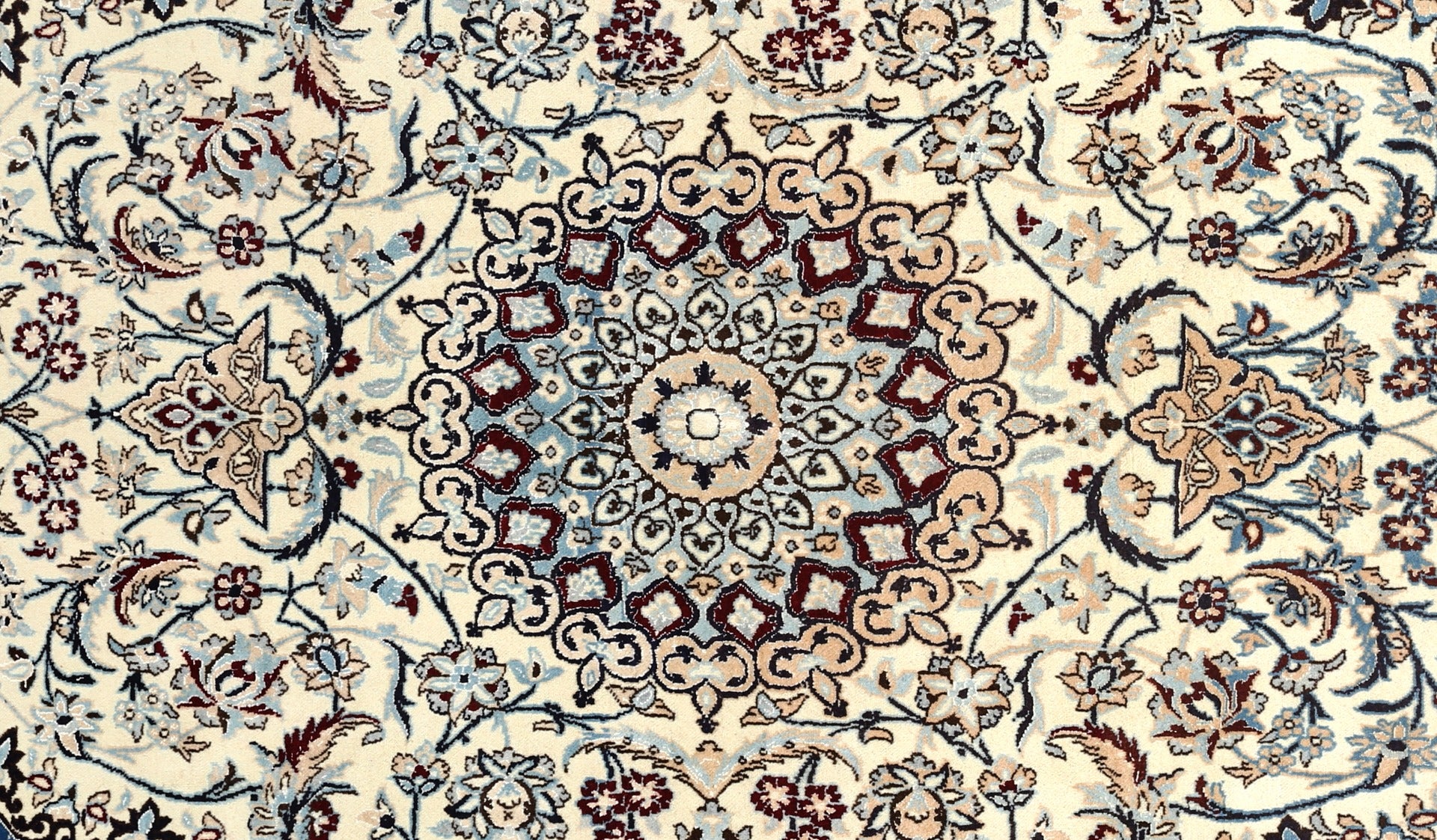 Fine Nain Med Silke 255x147